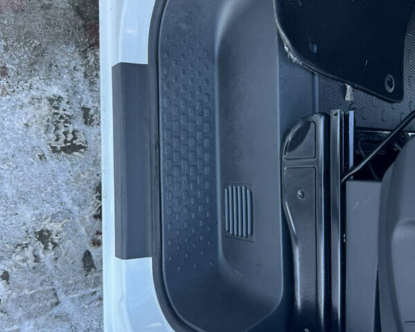 Опель Виваро, объемом двигателя 1.6 л и пробегом 250 тыс. км за 11600 $, фото 31 на Automoto.ua