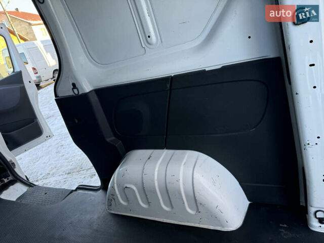 Опель Виваро, объемом двигателя 1.6 л и пробегом 250 тыс. км за 11600 $, фото 20 на Automoto.ua