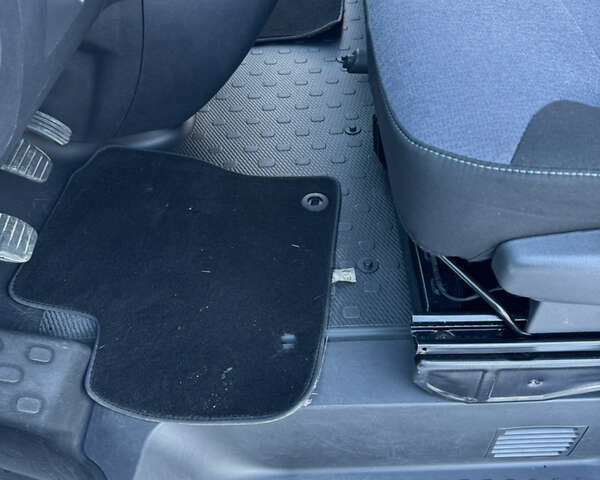 Опель Виваро, объемом двигателя 1.6 л и пробегом 250 тыс. км за 11600 $, фото 30 на Automoto.ua