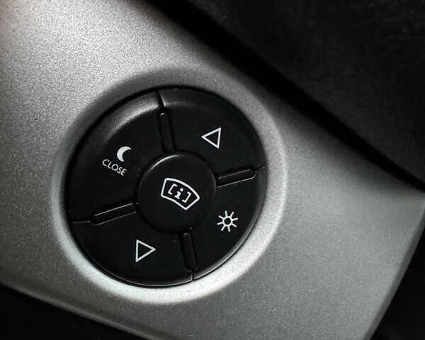 Опель Виваро, объемом двигателя 2 л и пробегом 217 тыс. км за 21550 $, фото 24 на Automoto.ua