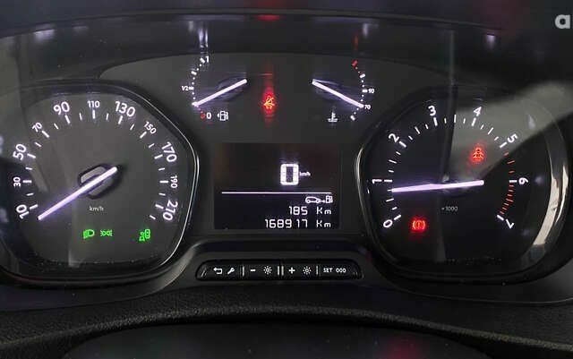 Опель Виваро, объемом двигателя 2 л и пробегом 168 тыс. км за 18750 $, фото 22 на Automoto.ua