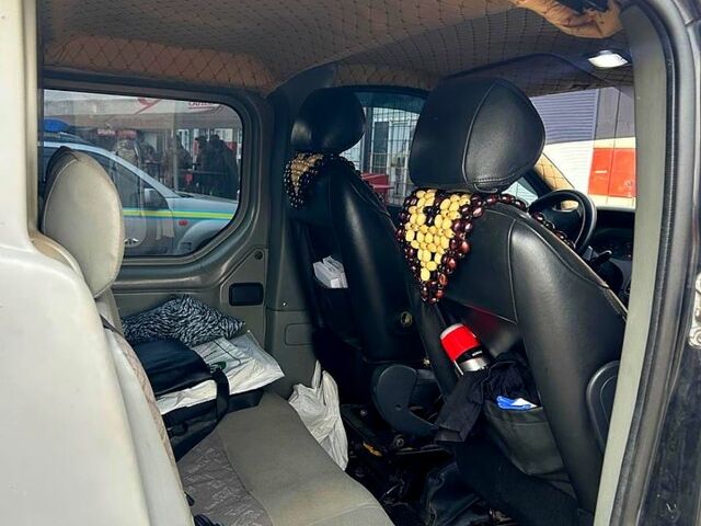 Опель Виваро, объемом двигателя 1.9 л и пробегом 750 тыс. км за 8500 $, фото 2 на Automoto.ua