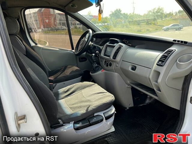 Опель Виваро, объемом двигателя 1.9 л и пробегом 485 тыс. км за 6799 $, фото 3 на Automoto.ua