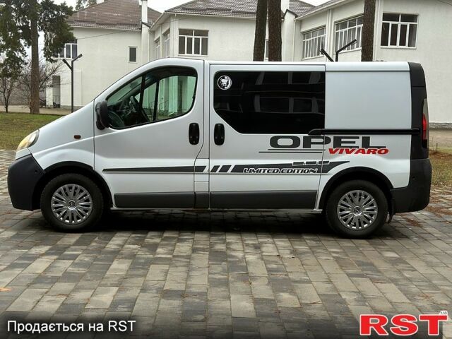 Опель Виваро, объемом двигателя 2.5 л и пробегом 300 тыс. км за 6500 $, фото 1 на Automoto.ua