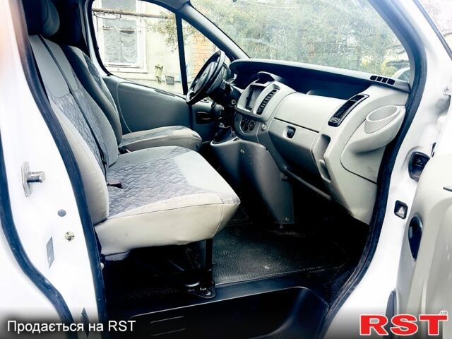 Опель Виваро, объемом двигателя 1.9 л и пробегом 260 тыс. км за 7777 $, фото 3 на Automoto.ua