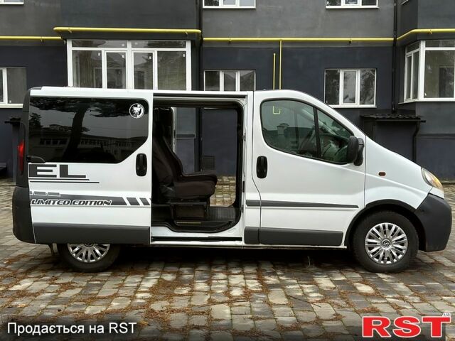 Опель Виваро, объемом двигателя 2.5 л и пробегом 300 тыс. км за 6500 $, фото 7 на Automoto.ua