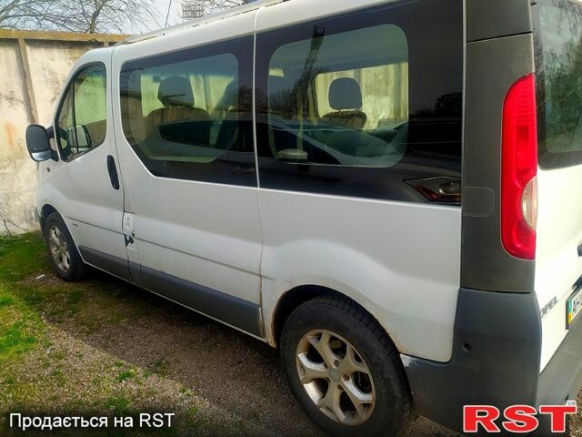 Опель Виваро, объемом двигателя 2 л и пробегом 270 тыс. км за 6000 $, фото 1 на Automoto.ua