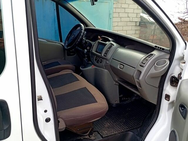 Опель Виваро, объемом двигателя 1.9 л и пробегом 380 тыс. км за 5000 $, фото 2 на Automoto.ua