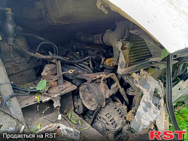 Опель Виваро, объемом двигателя 2 л и пробегом 690 тыс. км за 3500 $, фото 1 на Automoto.ua