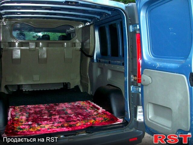 Опель Виваро, объемом двигателя 2.5 л и пробегом 285 тыс. км за 13800 $, фото 7 на Automoto.ua
