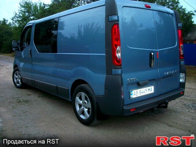 Опель Виваро, объемом двигателя 2.5 л и пробегом 285 тыс. км за 13800 $, фото 3 на Automoto.ua
