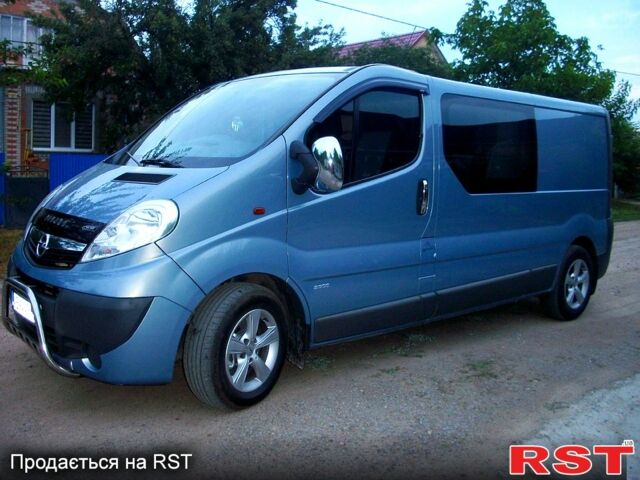 Опель Виваро, объемом двигателя 2.5 л и пробегом 285 тыс. км за 13800 $, фото 1 на Automoto.ua