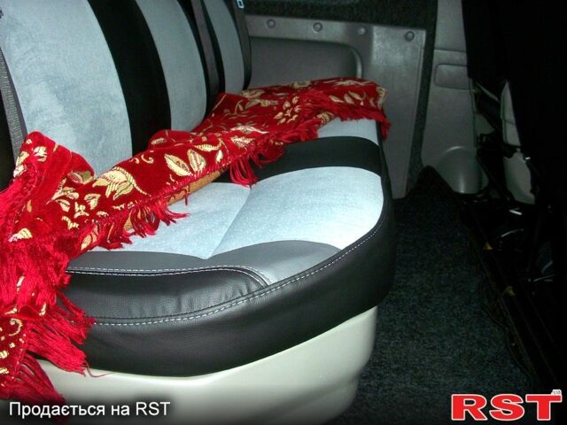 Опель Виваро, объемом двигателя 2.5 л и пробегом 285 тыс. км за 13800 $, фото 4 на Automoto.ua