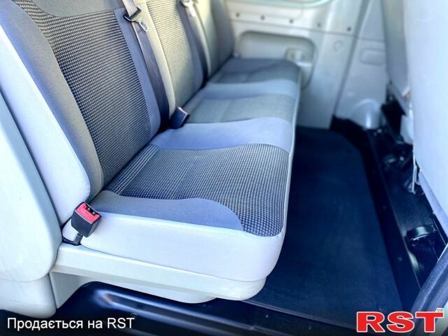 Опель Виваро, объемом двигателя 2 л и пробегом 0 тыс. км за 14000 $, фото 6 на Automoto.ua