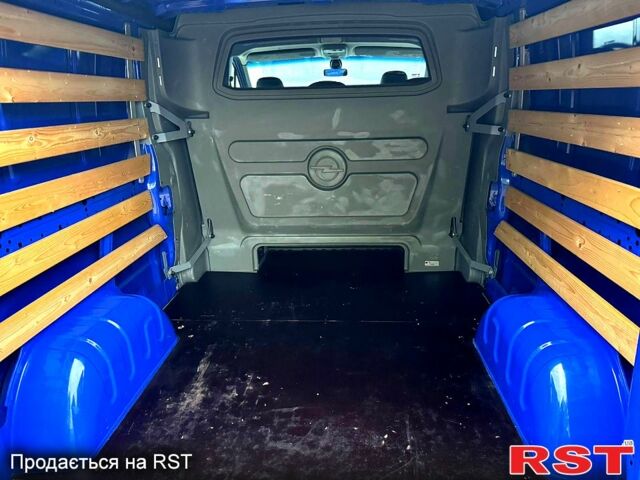 Опель Виваро, объемом двигателя 2 л и пробегом 250 тыс. км за 14950 $, фото 2 на Automoto.ua