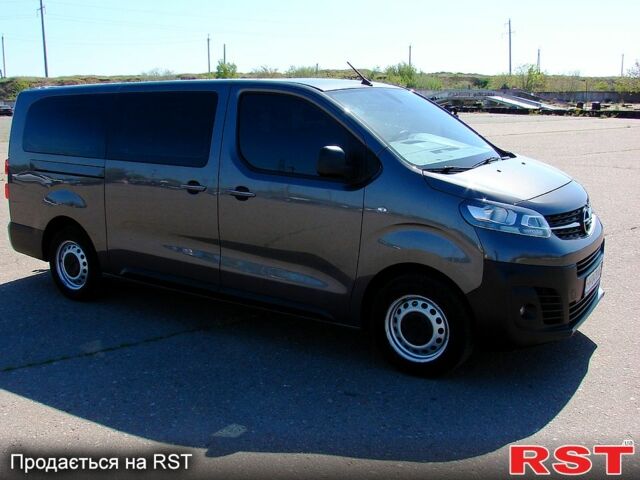 Опель Виваро, объемом двигателя 2 л и пробегом 215 тыс. км за 22000 $, фото 2 на Automoto.ua