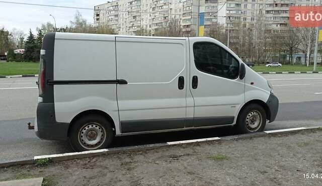 Белый Опель Виваро пасс., объемом двигателя 1.9 л и пробегом 4 тыс. км за 6500 $, фото 3 на Automoto.ua