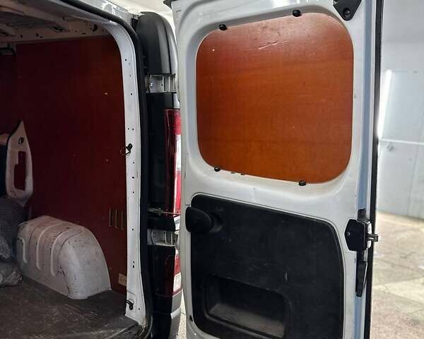 Белый Опель Виваро пасс., объемом двигателя 1.6 л и пробегом 218 тыс. км за 13500 $, фото 24 на Automoto.ua