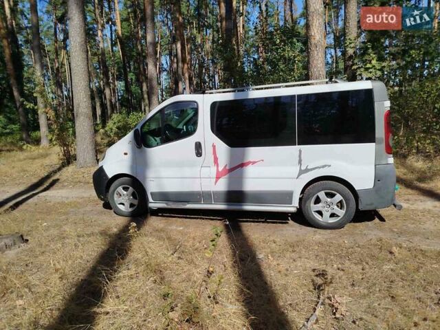 Білий Опель Віваро пас., об'ємом двигуна 1.9 л та пробігом 490 тис. км за 6500 $, фото 6 на Automoto.ua