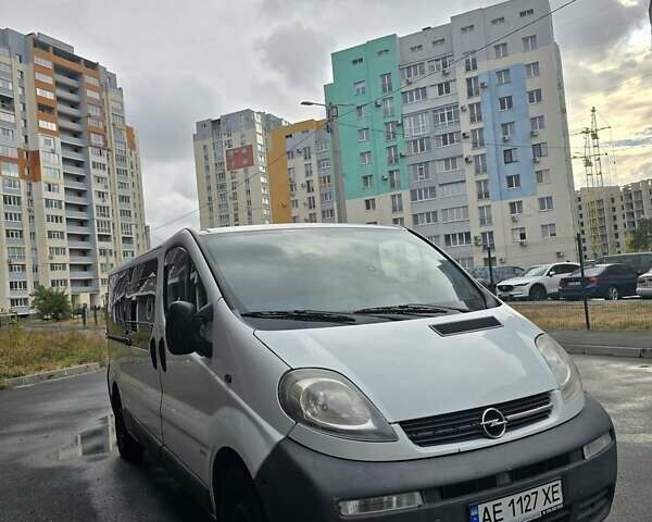 Білий Опель Віваро пас., об'ємом двигуна 1.9 л та пробігом 500 тис. км за 8000 $, фото 3 на Automoto.ua
