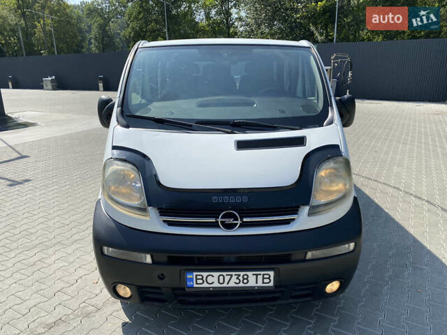 Белый Опель Виваро пасс., объемом двигателя 1.87 л и пробегом 390 тыс. км за 7200 $, фото 10 на Automoto.ua