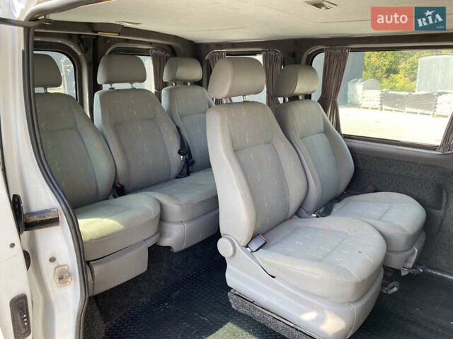 Белый Опель Виваро пасс., объемом двигателя 1.87 л и пробегом 390 тыс. км за 7200 $, фото 18 на Automoto.ua