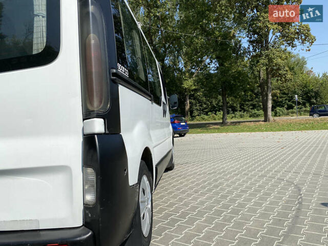 Белый Опель Виваро пасс., объемом двигателя 1.87 л и пробегом 390 тыс. км за 7200 $, фото 13 на Automoto.ua