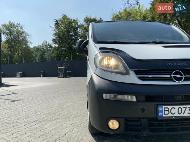 Белый Опель Виваро пасс., объемом двигателя 1.87 л и пробегом 390 тыс. км за 7200 $, фото 12 на Automoto.ua