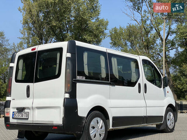 Белый Опель Виваро пасс., объемом двигателя 1.87 л и пробегом 390 тыс. км за 7200 $, фото 5 на Automoto.ua