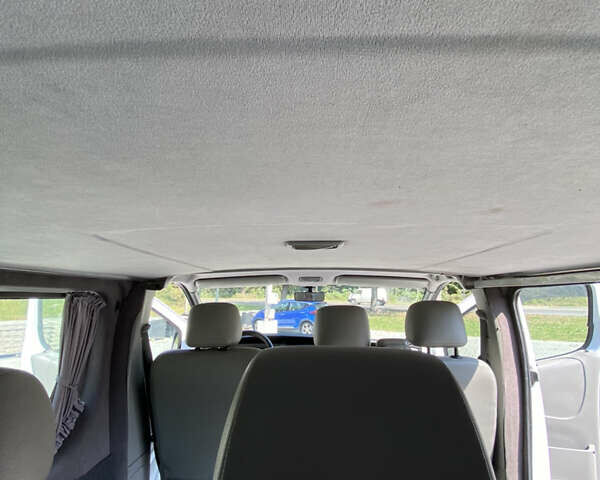 Белый Опель Виваро пасс., объемом двигателя 1.87 л и пробегом 390 тыс. км за 7200 $, фото 22 на Automoto.ua