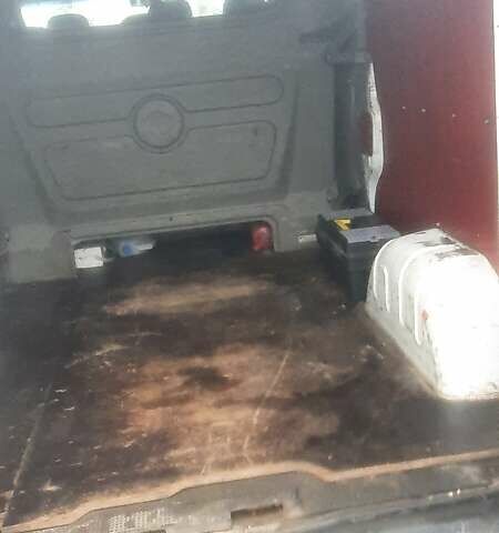 Білий Опель Віваро пас., об'ємом двигуна 2.5 л та пробігом 274 тис. км за 8500 $, фото 3 на Automoto.ua