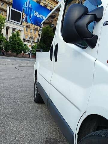 Білий Опель Віваро пас., об'ємом двигуна 2 л та пробігом 330 тис. км за 8600 $, фото 28 на Automoto.ua