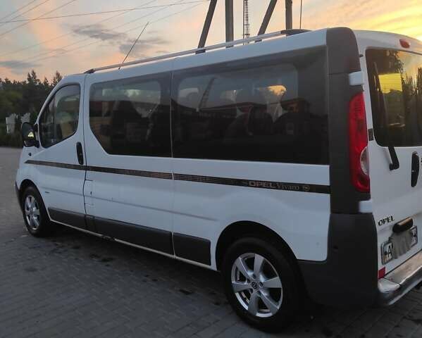 Білий Опель Віваро пас., об'ємом двигуна 2 л та пробігом 380 тис. км за 8500 $, фото 5 на Automoto.ua