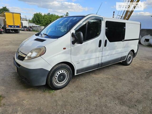 Белый Опель Виваро пасс., объемом двигателя 0 л и пробегом 270 тыс. км за 12600 $, фото 7 на Automoto.ua