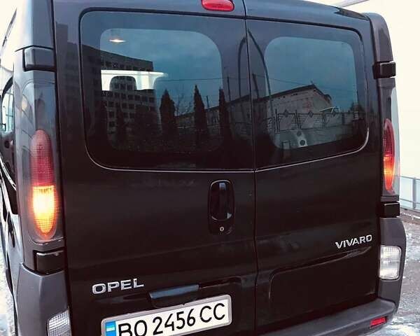 Чорний Опель Віваро пас., об'ємом двигуна 1.9 л та пробігом 244 тис. км за 6400 $, фото 4 на Automoto.ua