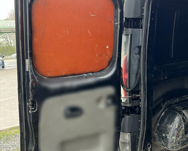 Чорний Опель Віваро пас., об'ємом двигуна 2.5 л та пробігом 519 тис. км за 7699 $, фото 37 на Automoto.ua