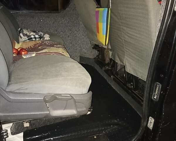 Черный Опель Виваро пасс., объемом двигателя 1.9 л и пробегом 442 тыс. км за 6500 $, фото 11 на Automoto.ua