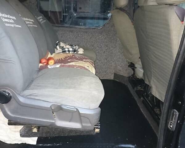 Черный Опель Виваро пасс., объемом двигателя 1.9 л и пробегом 442 тыс. км за 6500 $, фото 16 на Automoto.ua