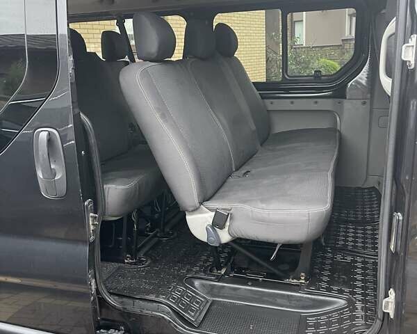 Чорний Опель Віваро пас., об'ємом двигуна 2.2 л та пробігом 396 тис. км за 15500 $, фото 8 на Automoto.ua