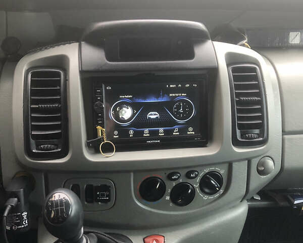 Красный Опель Виваро пасс., объемом двигателя 2 л и пробегом 485 тыс. км за 7700 $, фото 8 на Automoto.ua