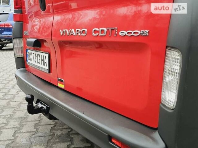 Красный Опель Виваро пасс., объемом двигателя 2 л и пробегом 180 тыс. км за 11600 $, фото 5 на Automoto.ua