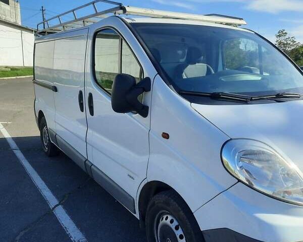 Опель Виваро пасс., объемом двигателя 2 л и пробегом 315 тыс. км за 11000 $, фото 4 на Automoto.ua