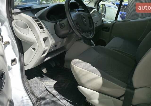 Опель Виваро пасс., объемом двигателя 2 л и пробегом 315 тыс. км за 11000 $, фото 11 на Automoto.ua