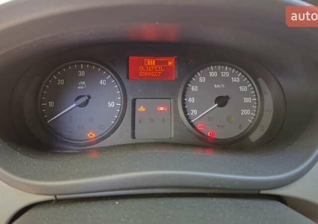 Опель Виваро пасс., объемом двигателя 2 л и пробегом 315 тыс. км за 11000 $, фото 10 на Automoto.ua