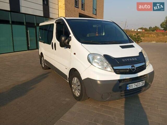 Опель Виваро пасс., объемом двигателя 2 л и пробегом 340 тыс. км за 7999 $, фото 1 на Automoto.ua