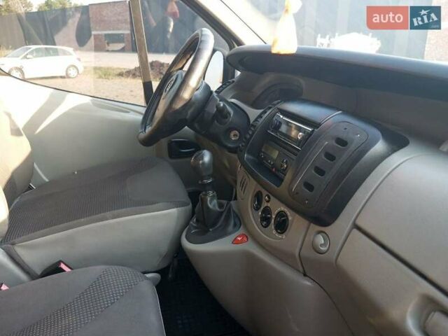 Опель Виваро пасс., объемом двигателя 2 л и пробегом 340 тыс. км за 7999 $, фото 3 на Automoto.ua