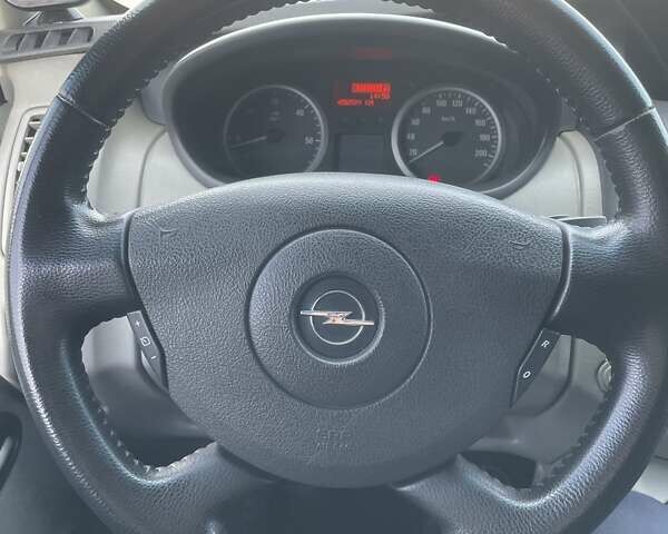 Опель Виваро пасс., объемом двигателя 0 л и пробегом 457 тыс. км за 12200 $, фото 6 на Automoto.ua