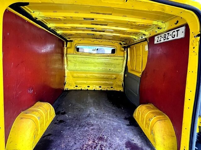 Желтый Опель Виваро пасс., объемом двигателя 1.9 л и пробегом 320 тыс. км за 5100 $, фото 12 на Automoto.ua