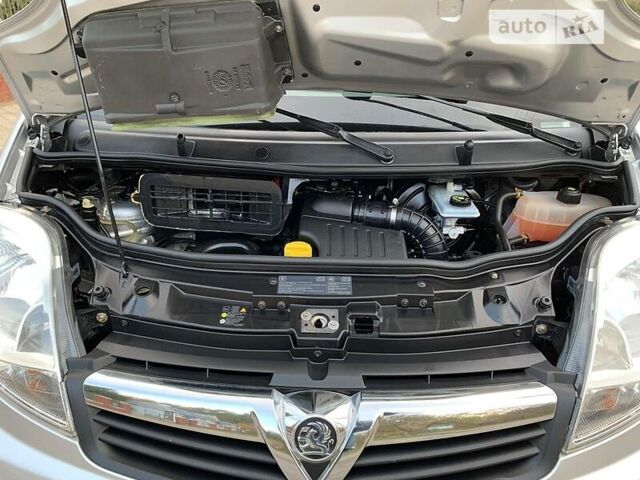 Сірий Опель Віваро пас., об'ємом двигуна 2 л та пробігом 140 тис. км за 9900 $, фото 17 на Automoto.ua
