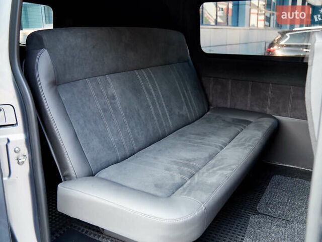 Серый Опель Виваро пасс., объемом двигателя 2 л и пробегом 110 тыс. км за 27000 $, фото 19 на Automoto.ua